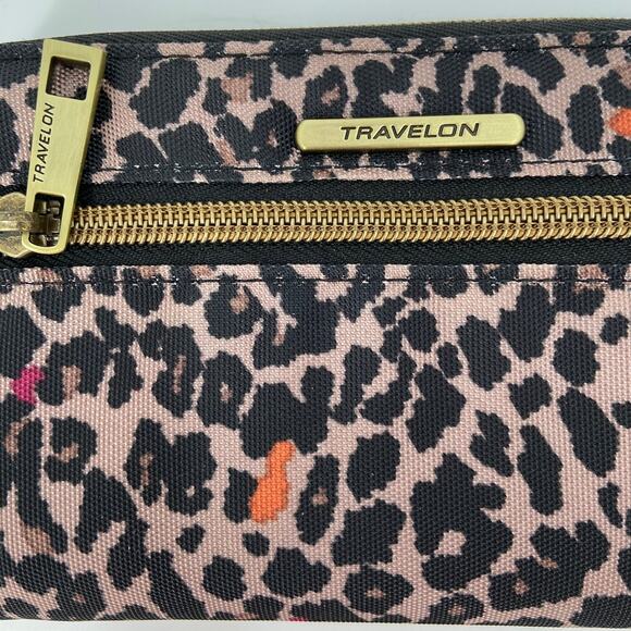 Travelon Wristlet Wallet RFID Animal Print Zip Around Identity Protection Travel - Picture 4 of 10